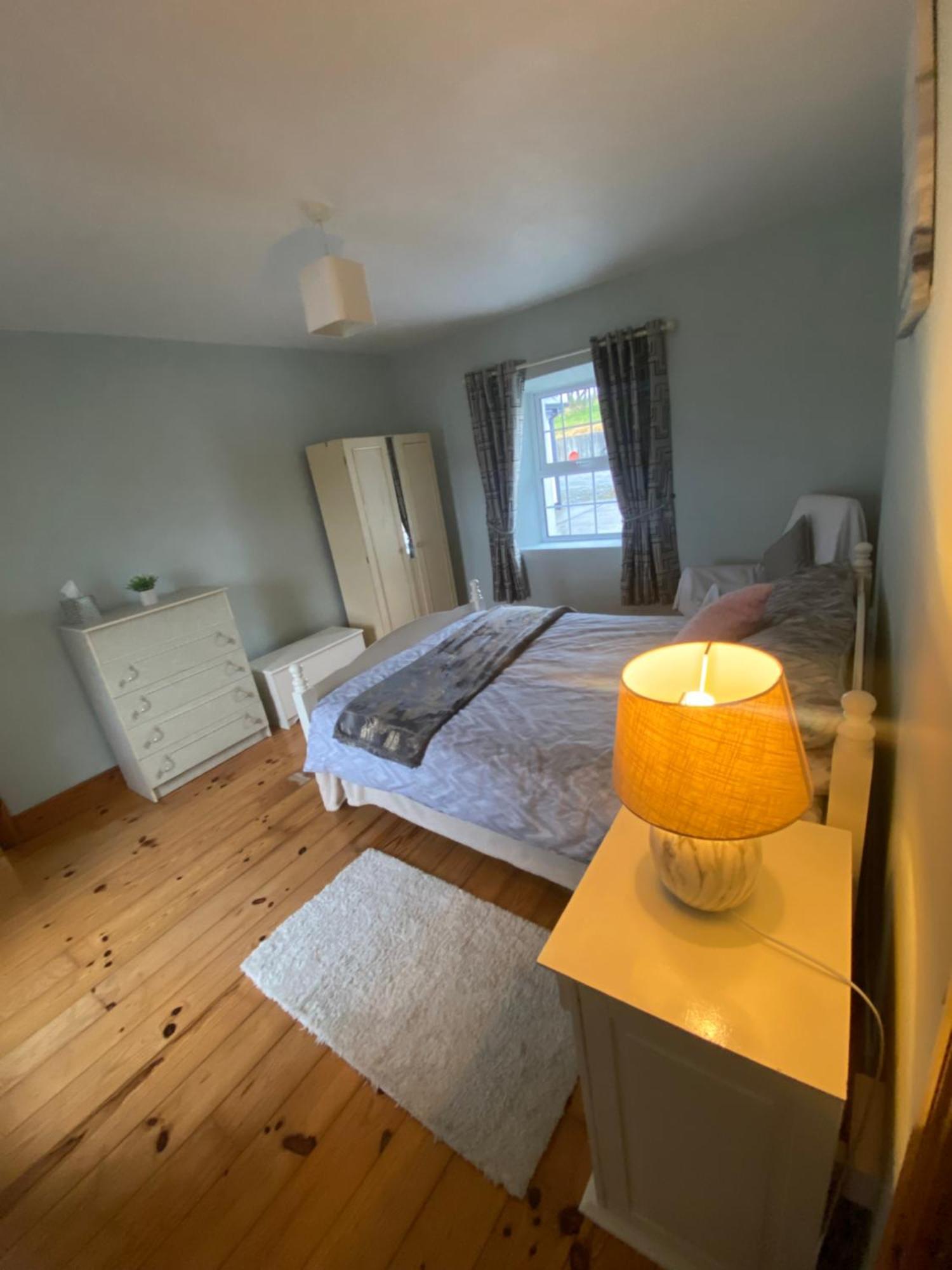 Cheerful 3 Bedroom Country Farm House Ennis Exterior foto