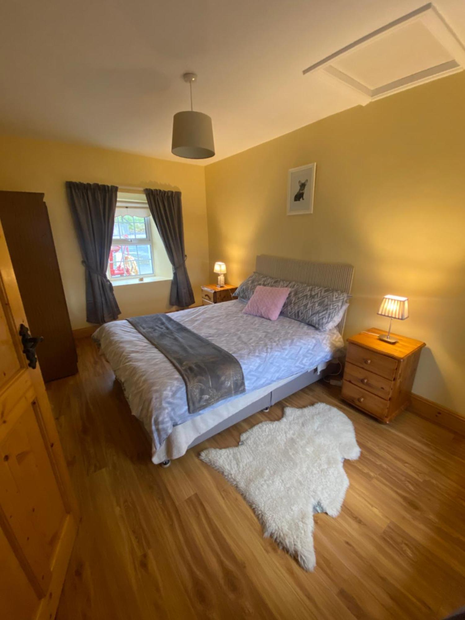 Cheerful 3 Bedroom Country Farm House Ennis Exterior foto