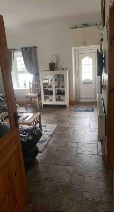 Cheerful 3 Bedroom Country Farm House Ennis Exterior foto